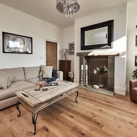 Pendle-Walking-3 Bed- Exec Contractor & Long Stay! コルネ エクステリア 写真