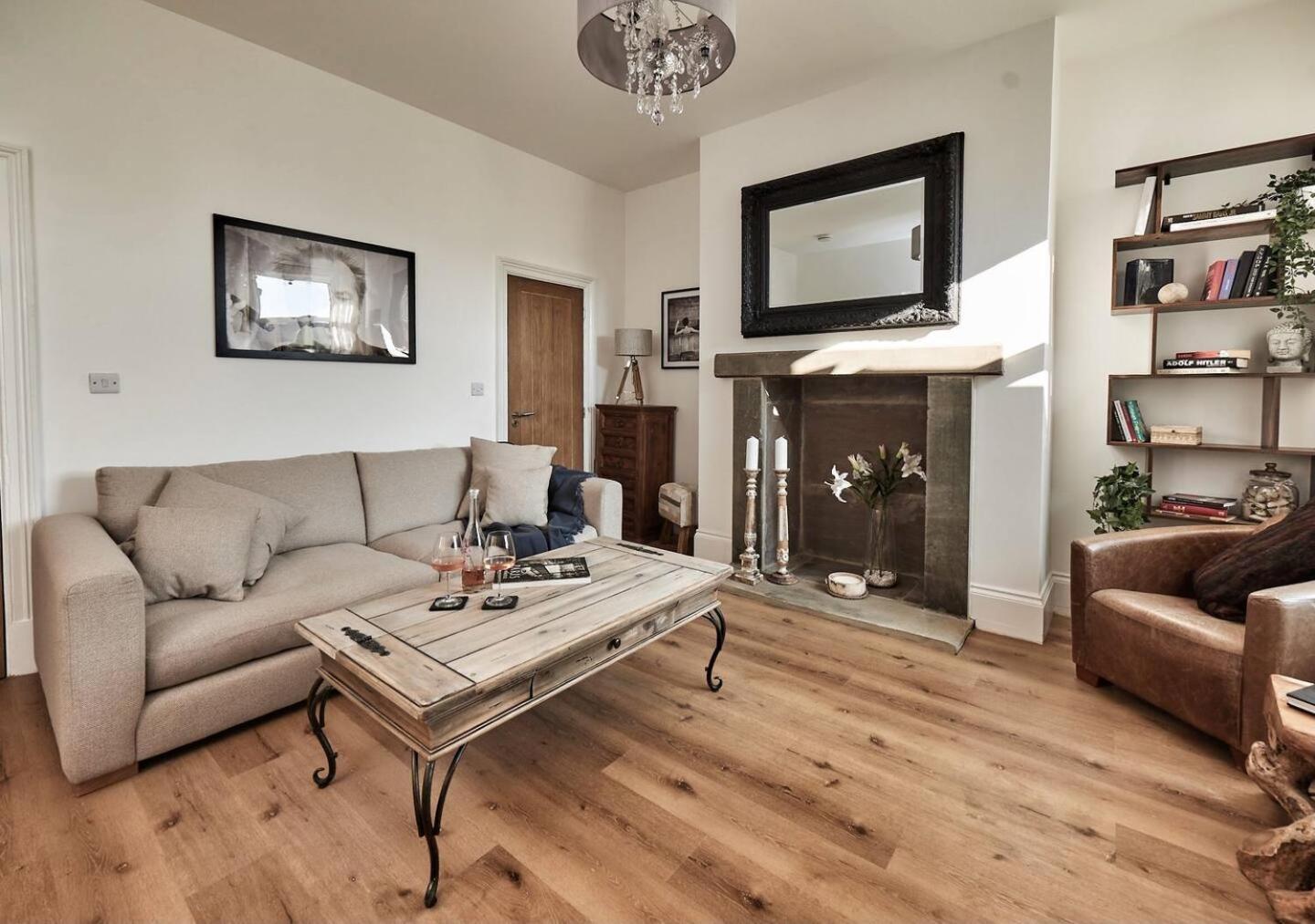 Pendle-Walking-3 Bed- Exec Contractor & Long Stay! コルネ エクステリア 写真