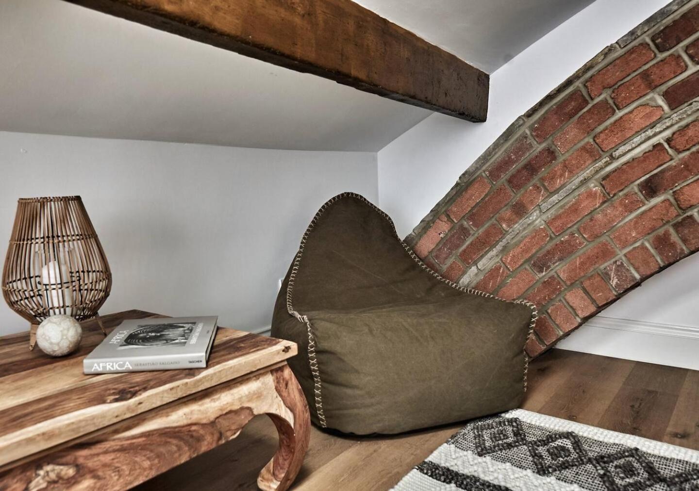 Pendle-Walking-3 Bed- Exec Contractor & Long Stay! コルネ エクステリア 写真